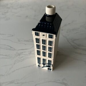 KLM #57 Blue Delft House by BOLS
